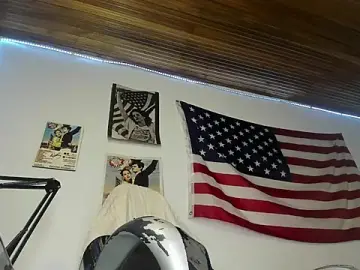 Stripchat Live Sex Cam of charlie_hotxxx
