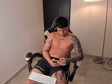 Stripchat Sex Cam of Jake_simons