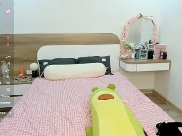 Stripchat Live Sex Cam of Yena-little