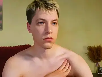 Stripchat Live Sex Cam of -ethan7inches-