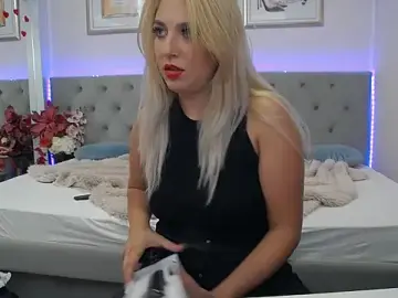 Stripchat Sex Cam of AvaBlue_