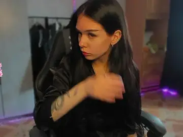 Stripchat Live Sex Cam of SweetyDeviliya