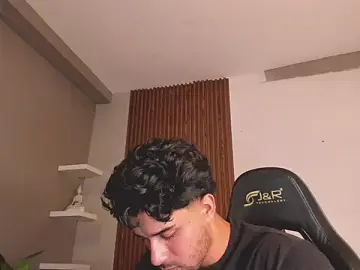 Stripchat Sex Cam of liam_collins21