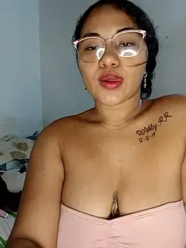 Stripchat Free Porn Cam of sofiaxxxxkl