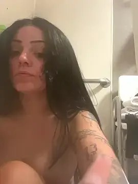 Stripchat Sex Cam of tatted-bitty