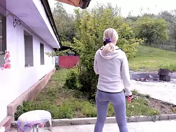 Stripchat Adult Webcams of luxurydoll21