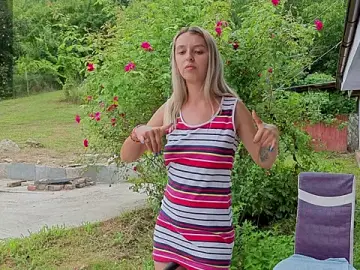 Stripchat Free Porn Cam of luxurydoll21