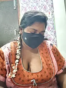 Stripchat Live Sex of Liyaa_24