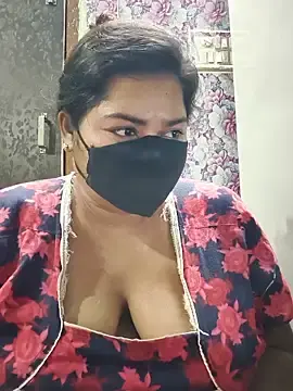Stripchat Live Sex Cam of Liyaa_24