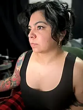 Stripchat Live Sex Cam of kimmiakiss22