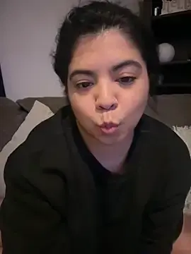 Stripchat Nude Webcam of kimmiakiss22