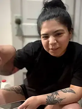 Stripchat Sex Cam of kimmiakiss22