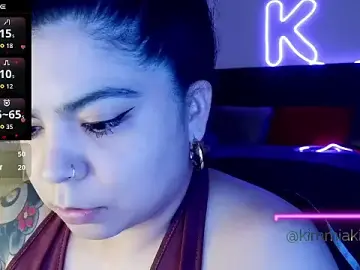 Stripchat Live Sex Cam of kimmiakiss22