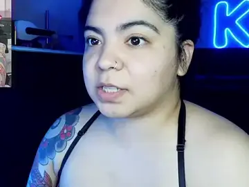 Stripchat Free Porn Cam of kimmiakiss22