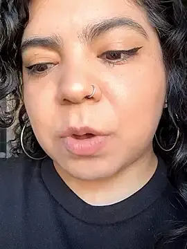 Stripchat Adult Webcam of kimmiakiss22