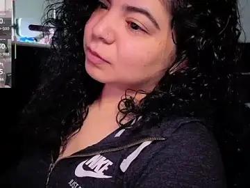 Stripchat Sex Cam of kimmiakiss22