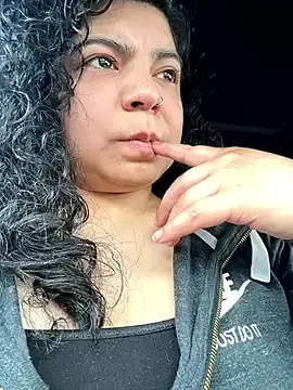 Stripchat Free Live Porn of kimmiakiss22