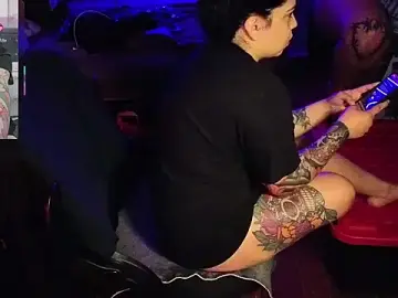 Stripchat Sex Cam of kimmiakiss22