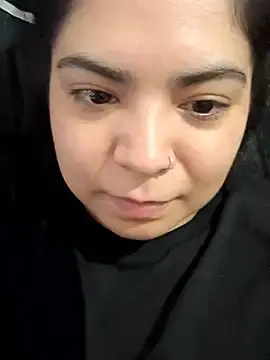 Stripchat Live Sex Cam of kimmiakiss22