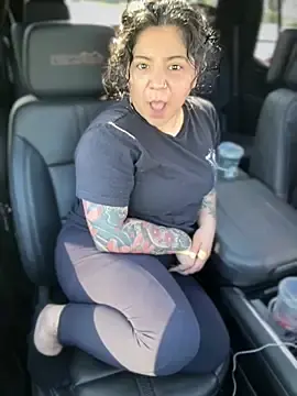 Stripchat Live Sex Cam of kimmiakiss22