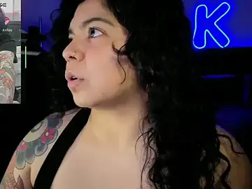 Stripchat Adult Webcams of kimmiakiss22