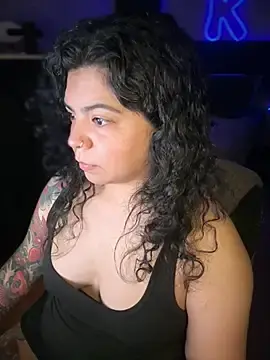 Stripchat Free Porn Cam of kimmiakiss22
