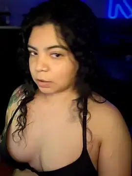 Stripchat Sex Cam of kimmiakiss22