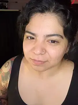 Stripchat Live Sex Cam of kimmiakiss22