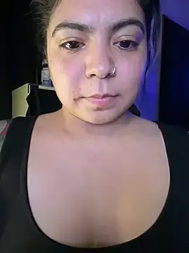 Stripchat Live Sex Cam of kimmiakiss22