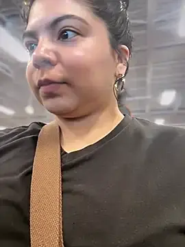Stripchat Free Live Porn of kimmiakiss22