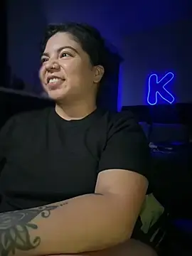 Stripchat Sex Chat of kimmiakiss22