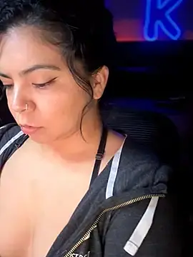 Stripchat Free Porn Cam of kimmiakiss22