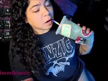 Stripchat Free Porn Cam of kimmiakiss22