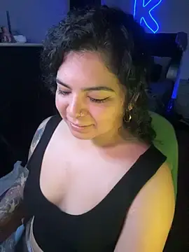 Stripchat Sex Cam of kimmiakiss22