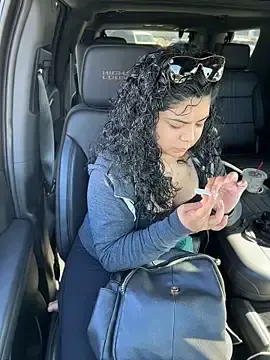 Stripchat Live Sex Cam of kimmiakiss22