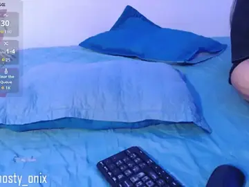 Stripchat Live Sex Cam of onixandghosty1