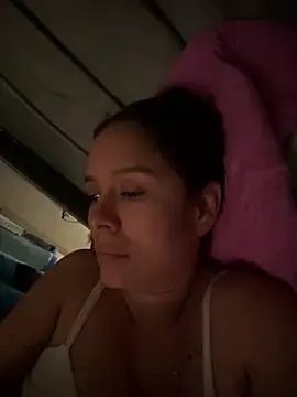 Stripchat Live Sex Cam of Yellowranger1
