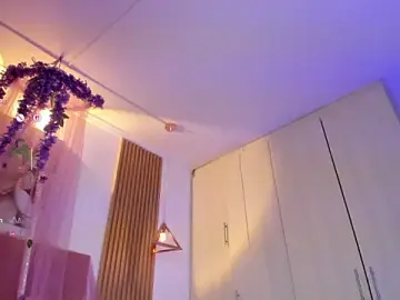 Stripchat Sex Cam of mia_nevaeh