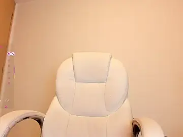 Stripchat Free Live Porn of mia_nevaeh