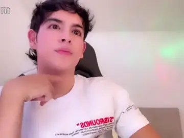Stripchat Watch Live Sex Cams of Blum_icee
