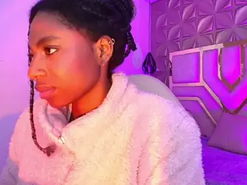 Stripchat Adult Webcams of Queen_perla_