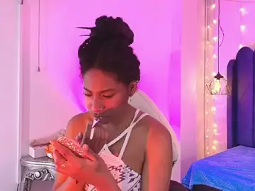 Stripchat Free Live Porn of Queen_perla_