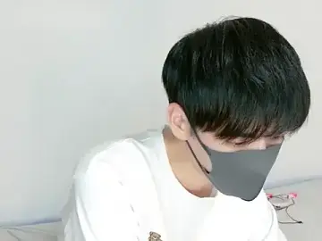 Stripchat Sex Cam of itsme_LEON