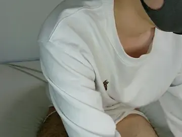 Stripchat Live Sex Cam of itsme_LEON