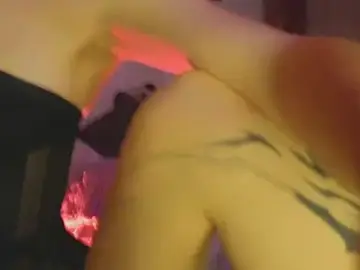 Stripchat Watch Live Sex Cams of Moonlightt_21