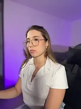 Stripchat Sex Cam of SophieRaily_