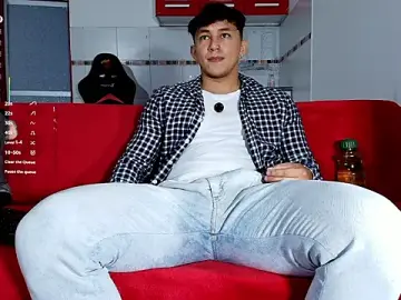 Stripchat Free Porn Cam of jacques_cardiet