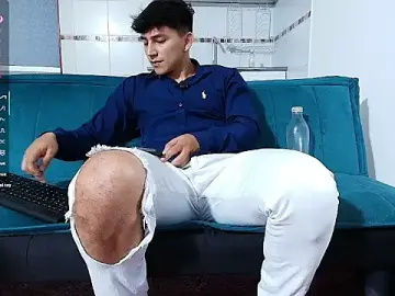 Stripchat Free Porn Cam of jacques_cardiet