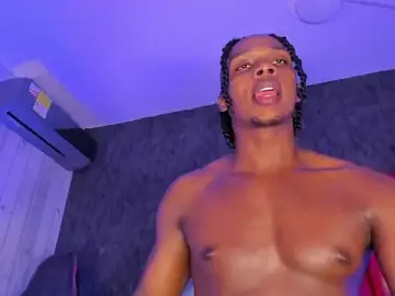 Stripchat Adult Webcam of DominicSccott