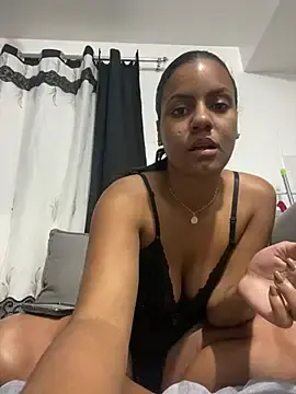 Stripchat Live Sex Cam of Bella_missandei